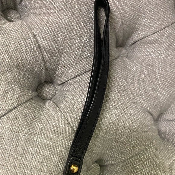 Micheal Kors Wristlet - Picture 4 of 6